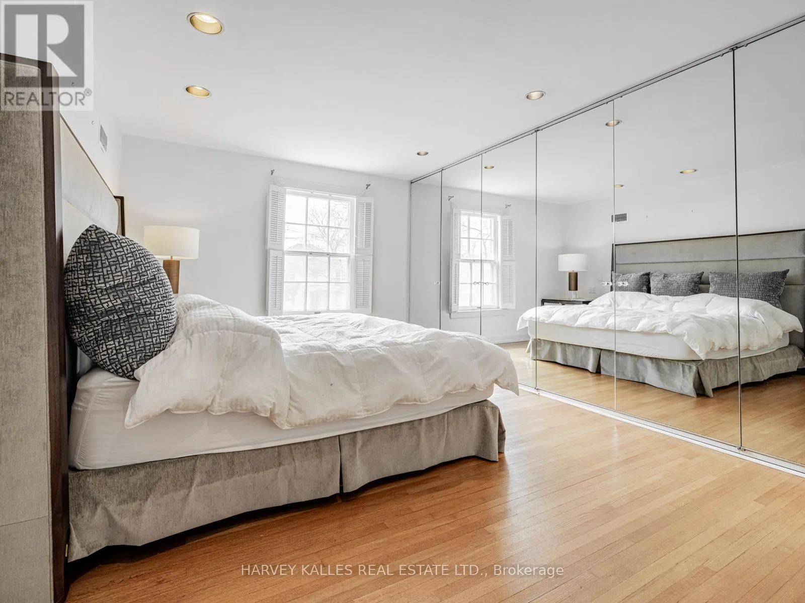 2 SILVERWOOD AVENUE