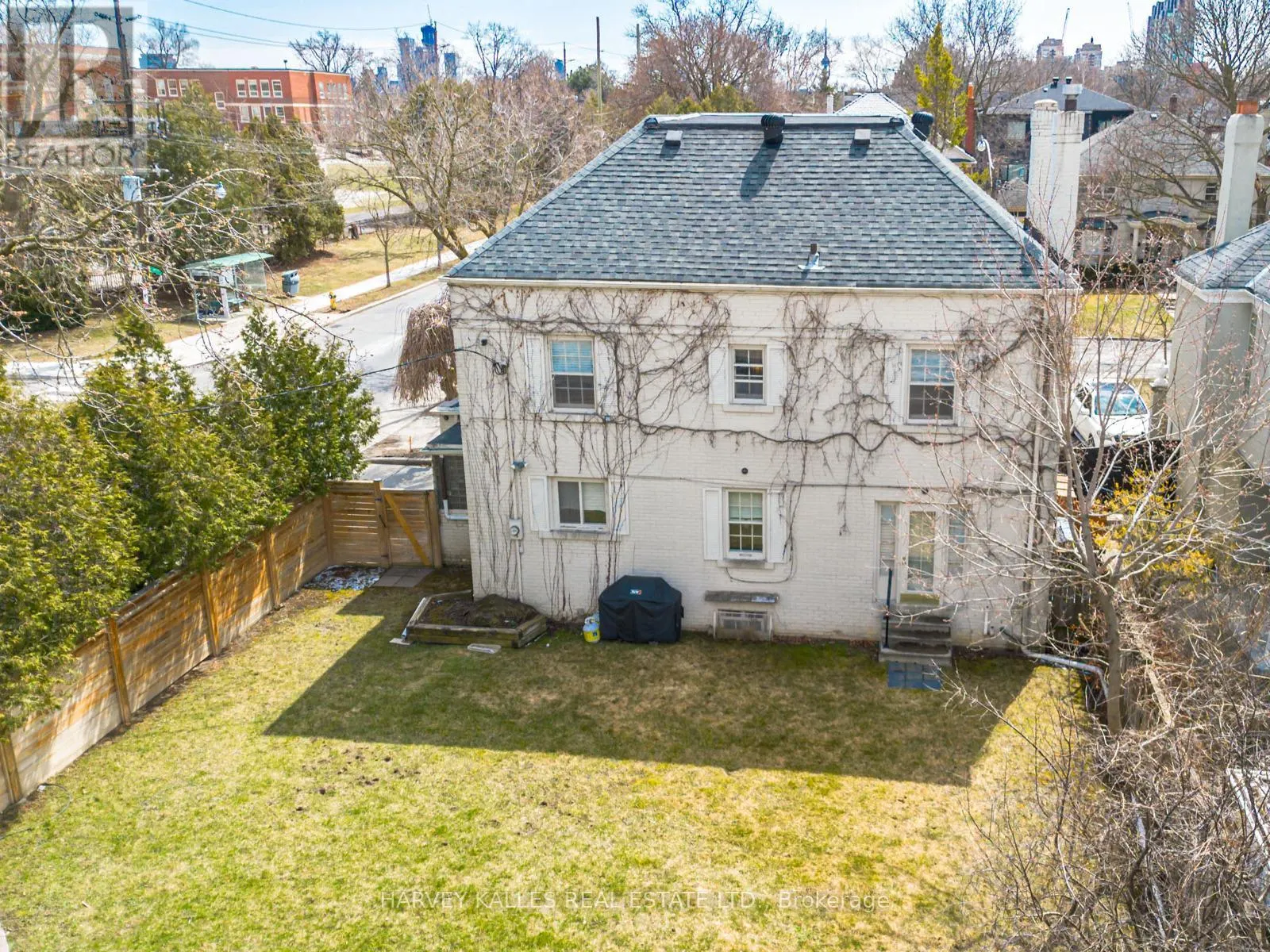 2 SILVERWOOD AVENUE