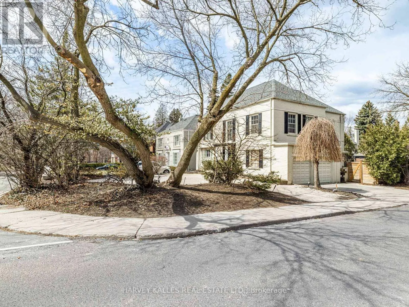 2 SILVERWOOD AVENUE
