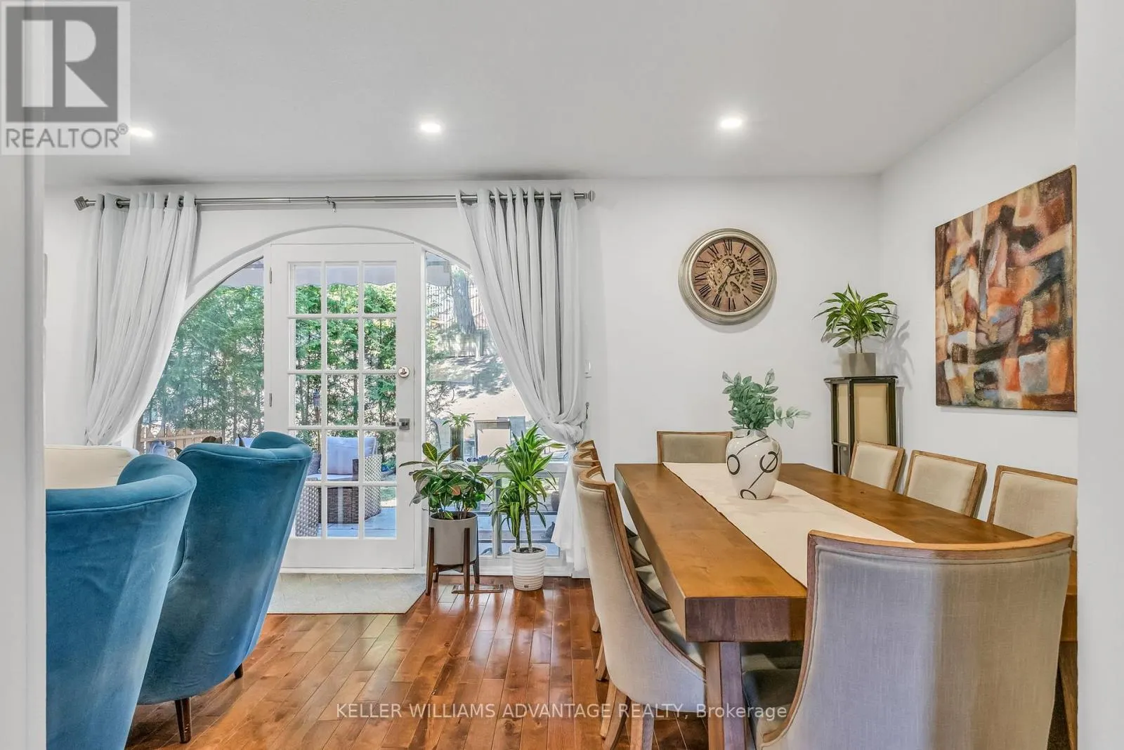 67 - 6 ESTERBROOKE AVENUE