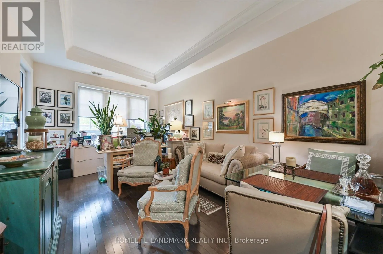 221 - 20 BURKEBROOK PLACE
