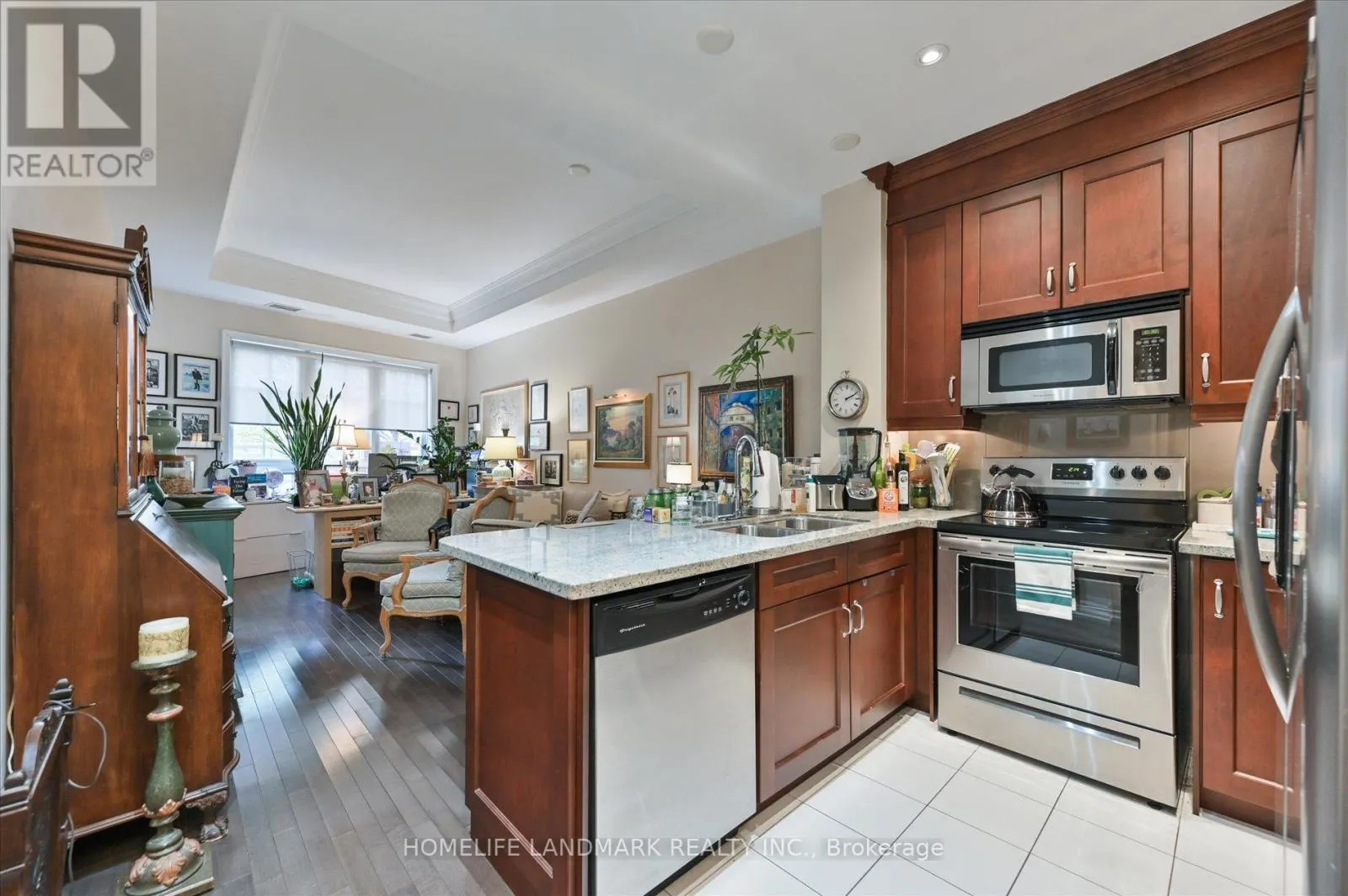 221 - 20 BURKEBROOK PLACE