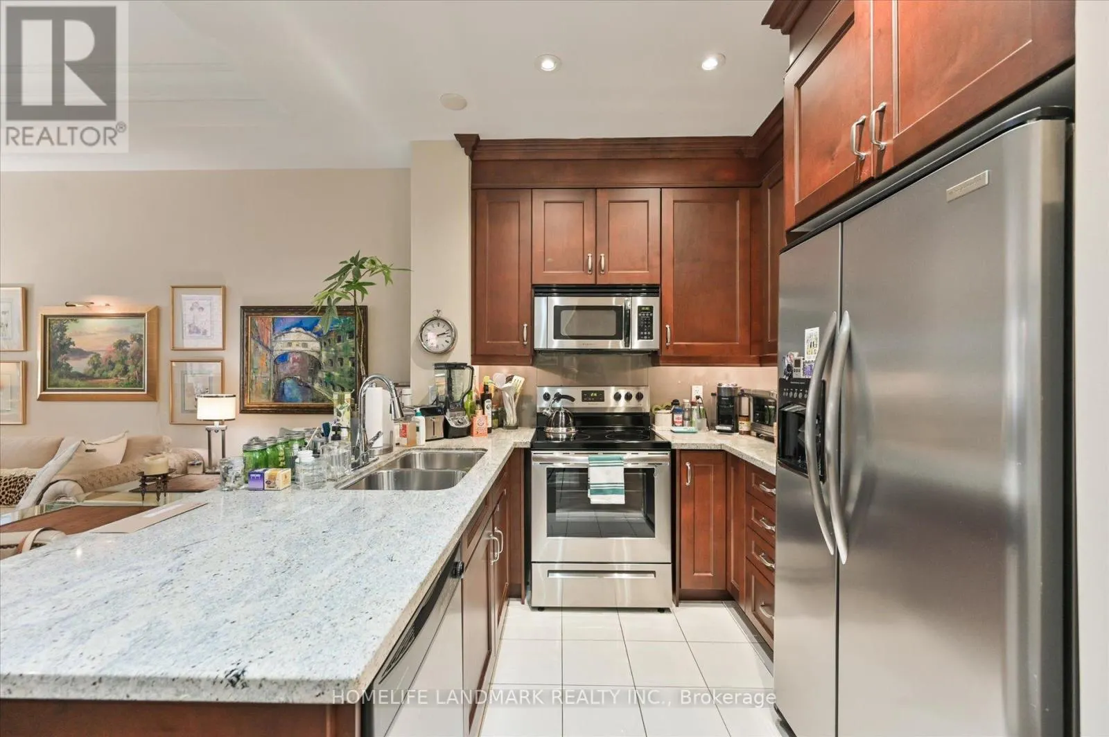 221 - 20 BURKEBROOK PLACE