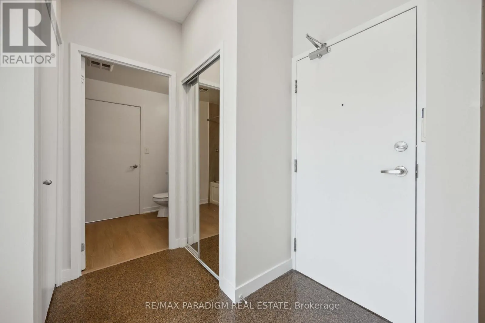 611 - 9 SPADINA AVENUE