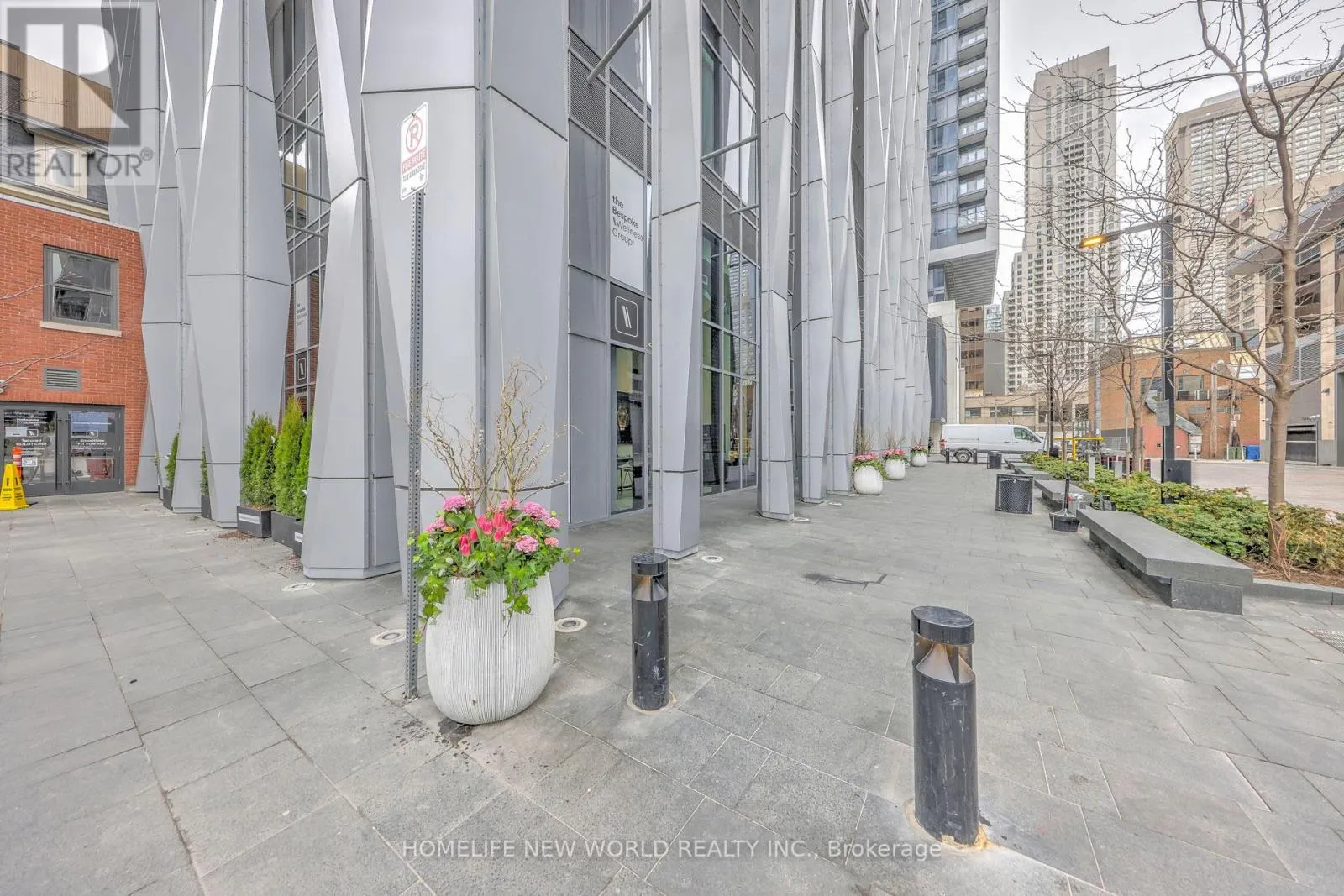 1212 - 1 YORKVILLE AVENUE