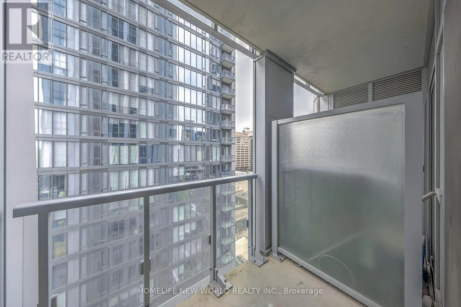 1212 - 1 YORKVILLE AVENUE