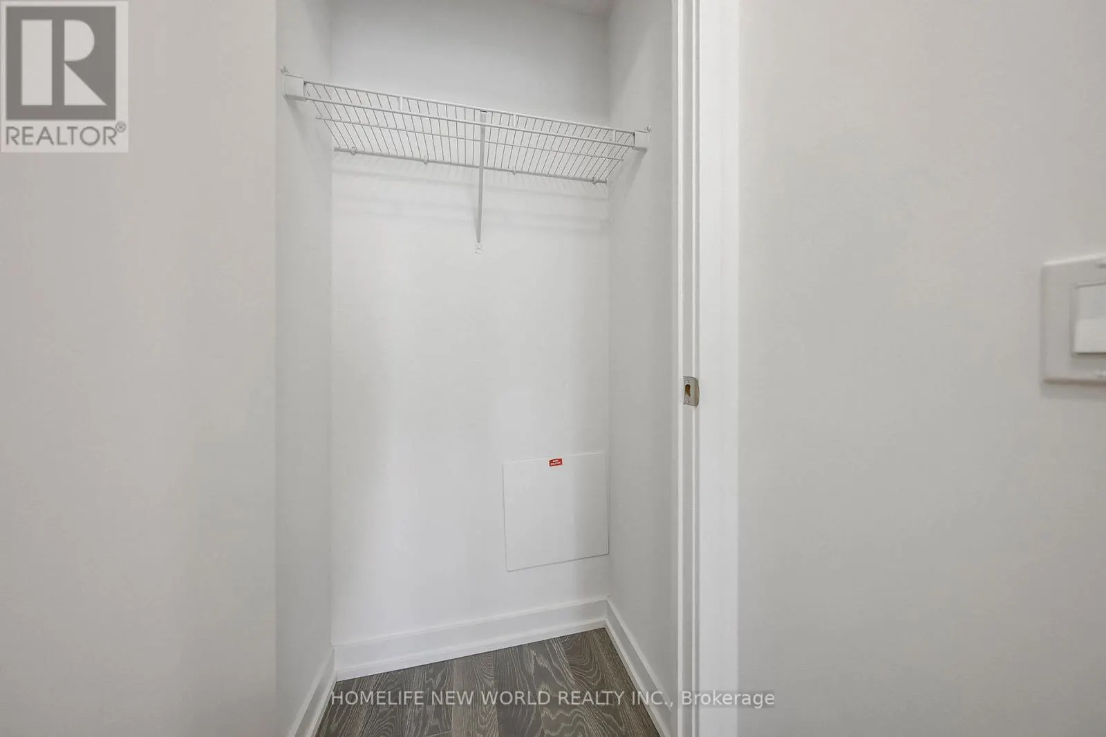 1212 - 1 YORKVILLE AVENUE