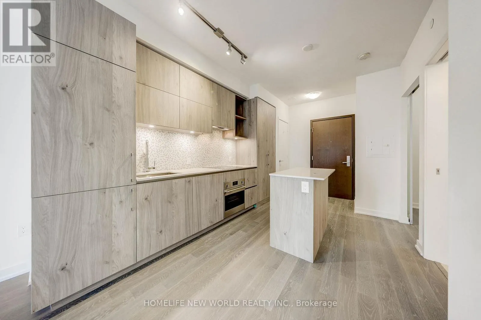 1212 - 1 YORKVILLE AVENUE