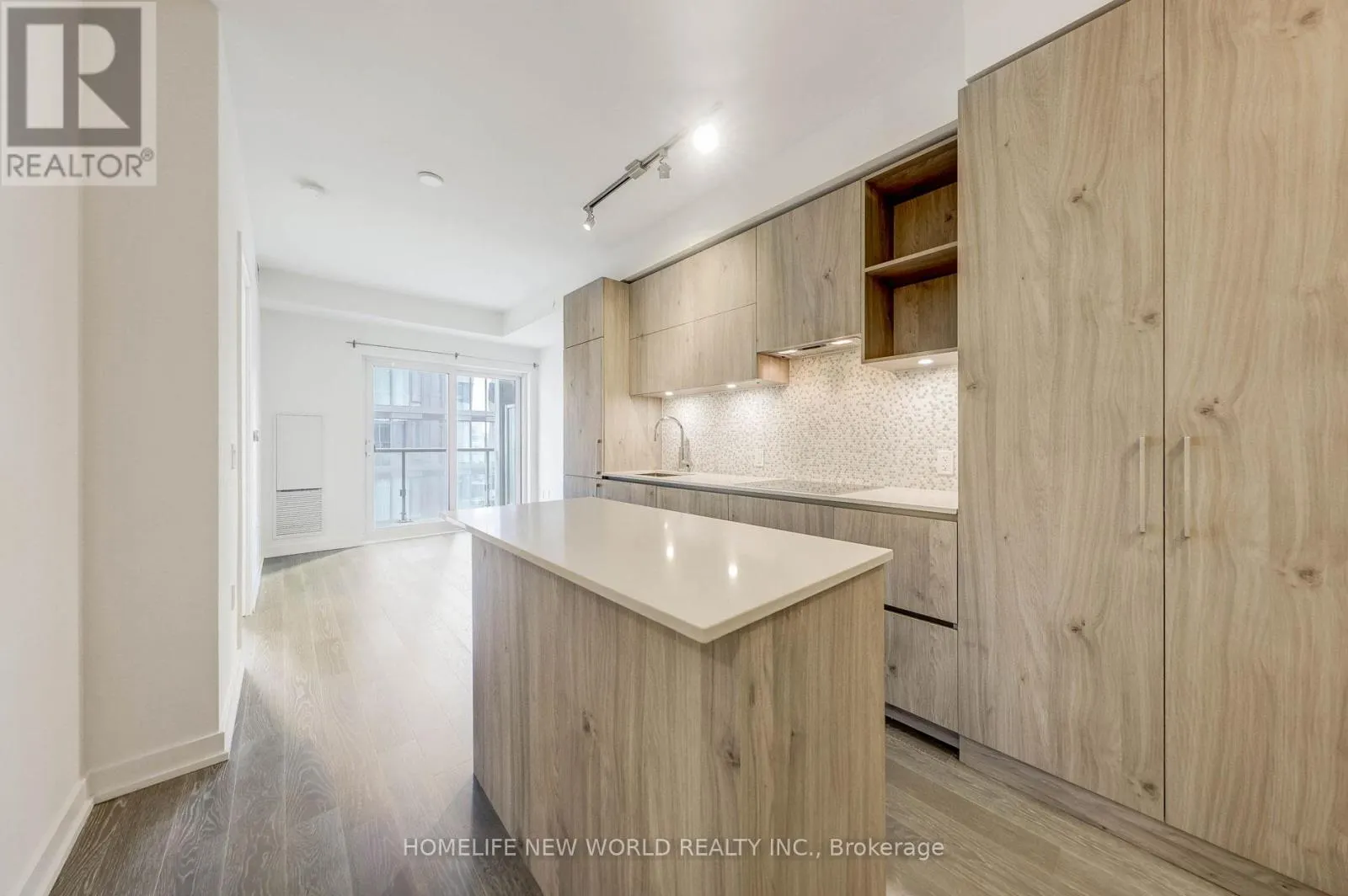 1212 - 1 YORKVILLE AVENUE