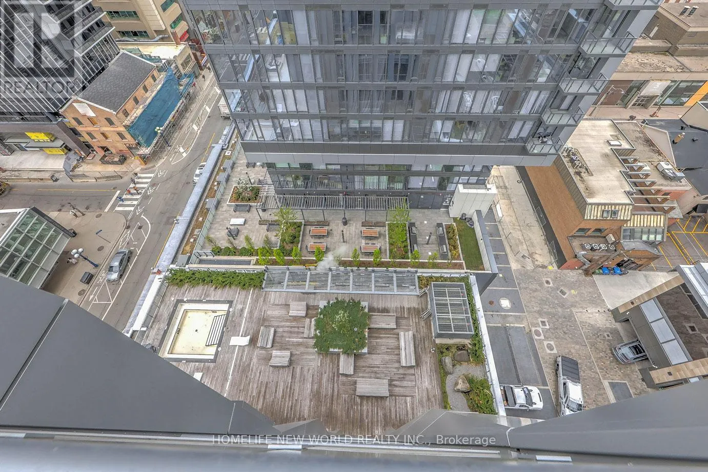 1212 - 1 YORKVILLE AVENUE