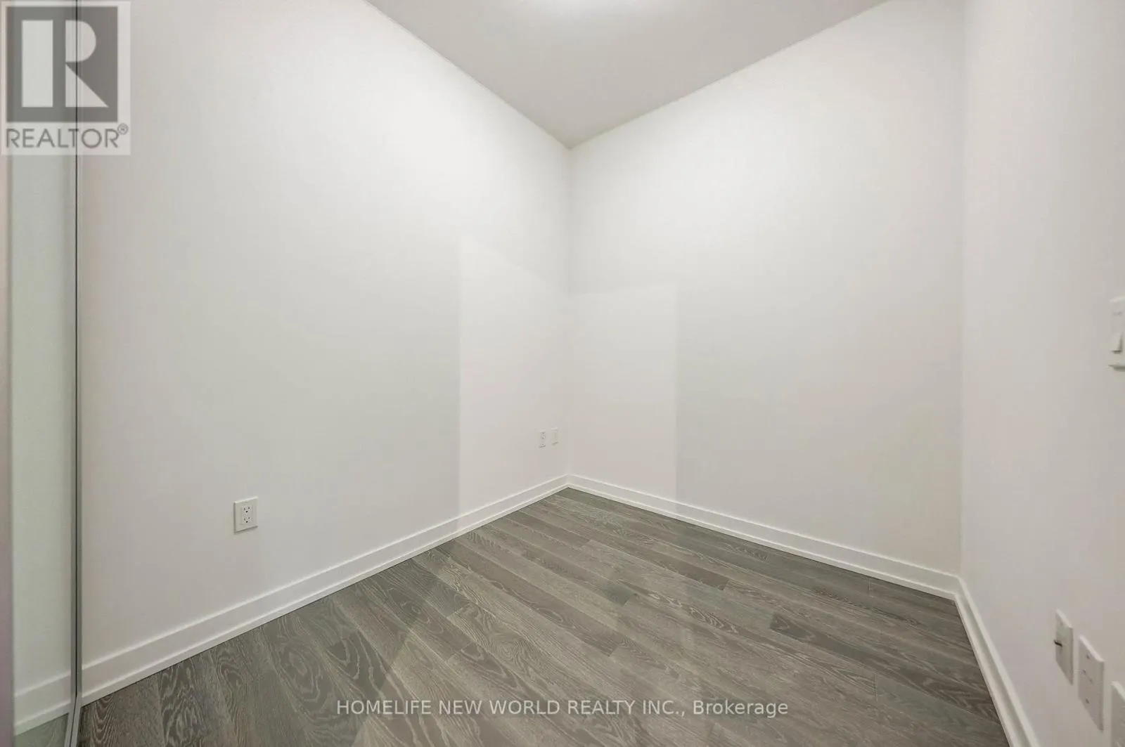 1212 - 1 YORKVILLE AVENUE