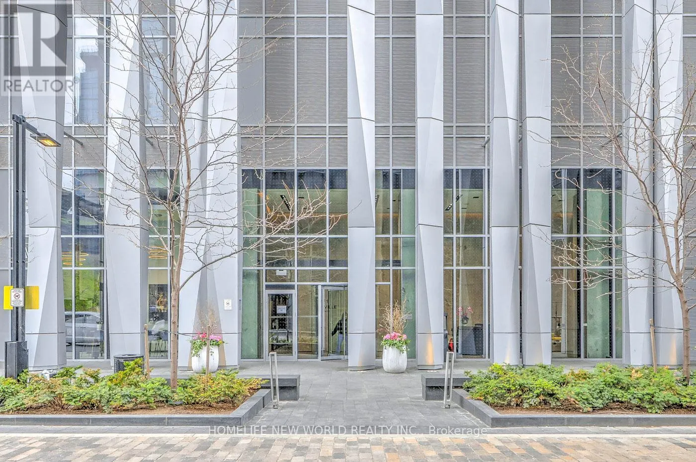 1212 - 1 YORKVILLE AVENUE