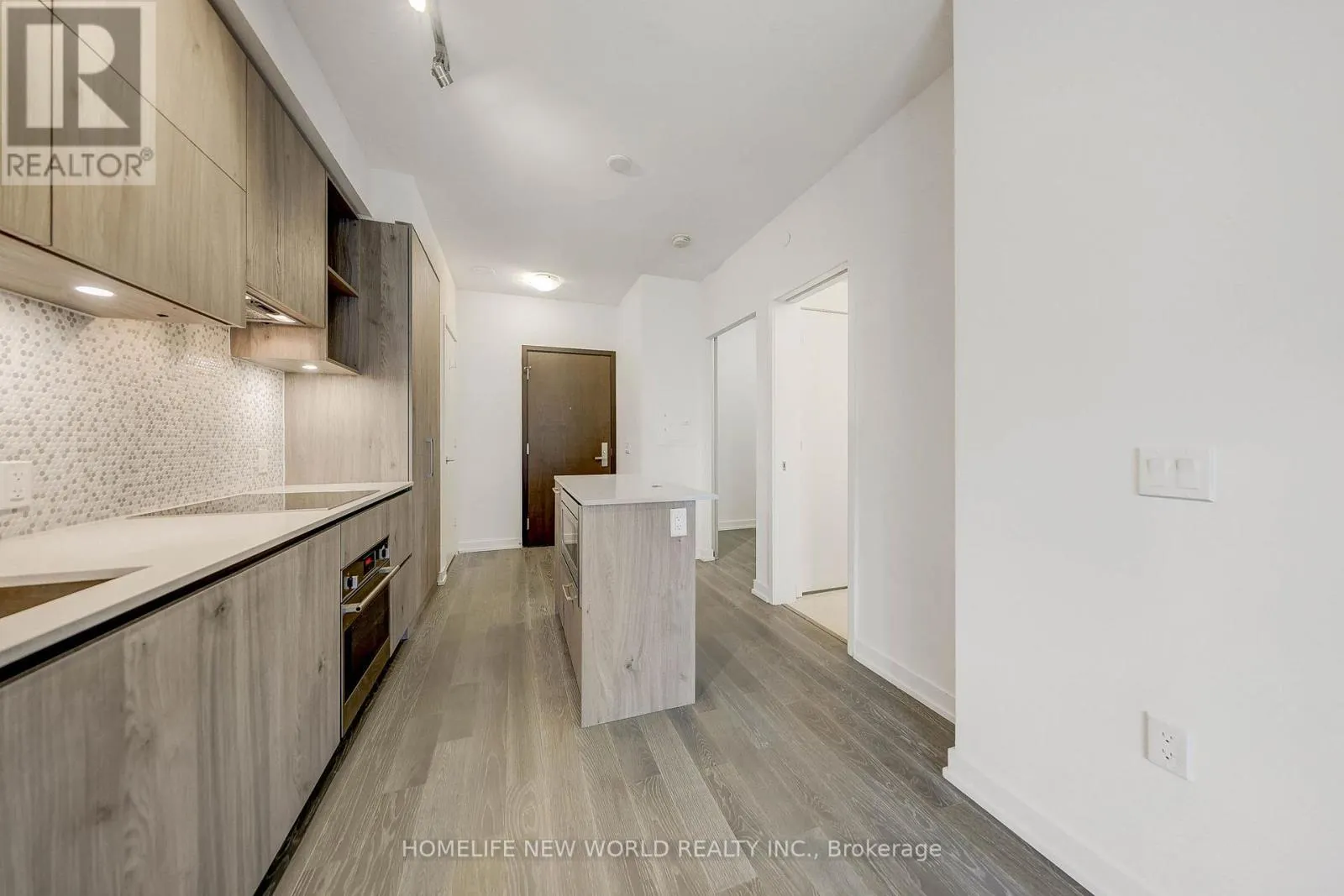 1212 - 1 YORKVILLE AVENUE