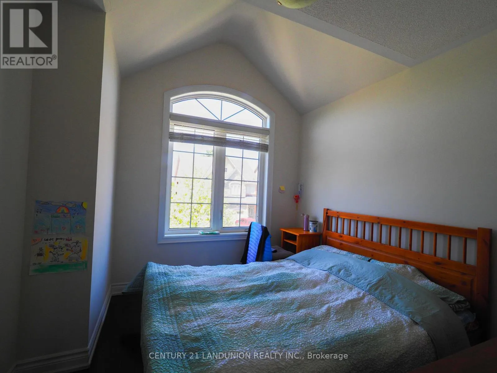 35 GOLDTHREAD TERRACE