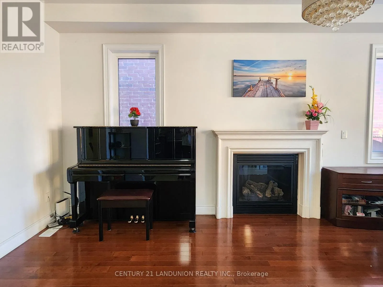 35 GOLDTHREAD TERRACE