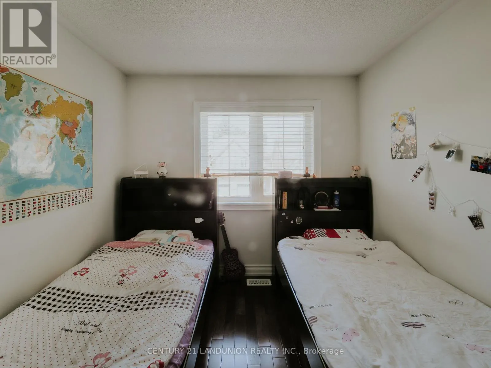35 GOLDTHREAD TERRACE