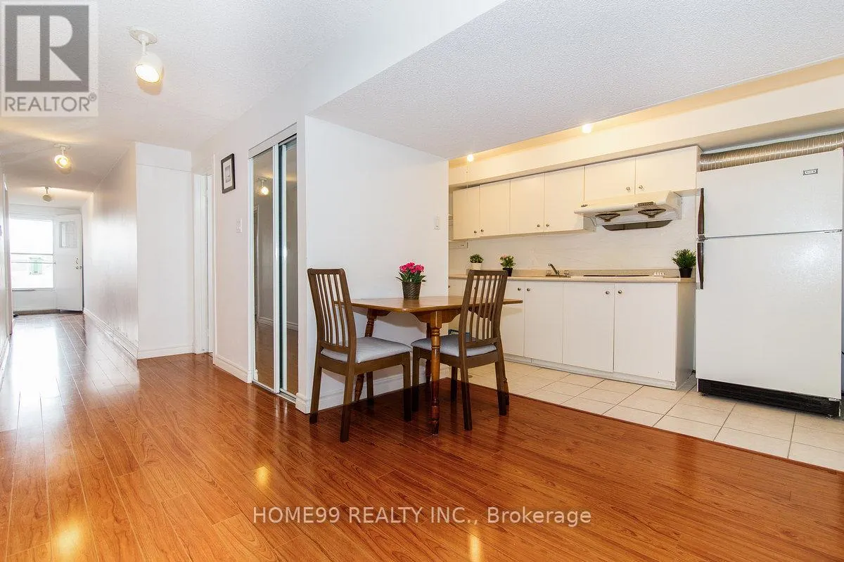 LOWER - 137 PINEWAY BOULEVARD