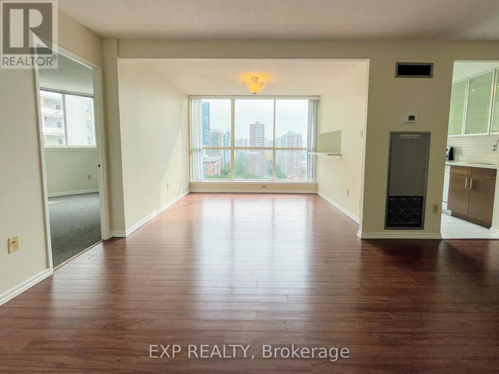 1802 - 1055 BAY STREET
