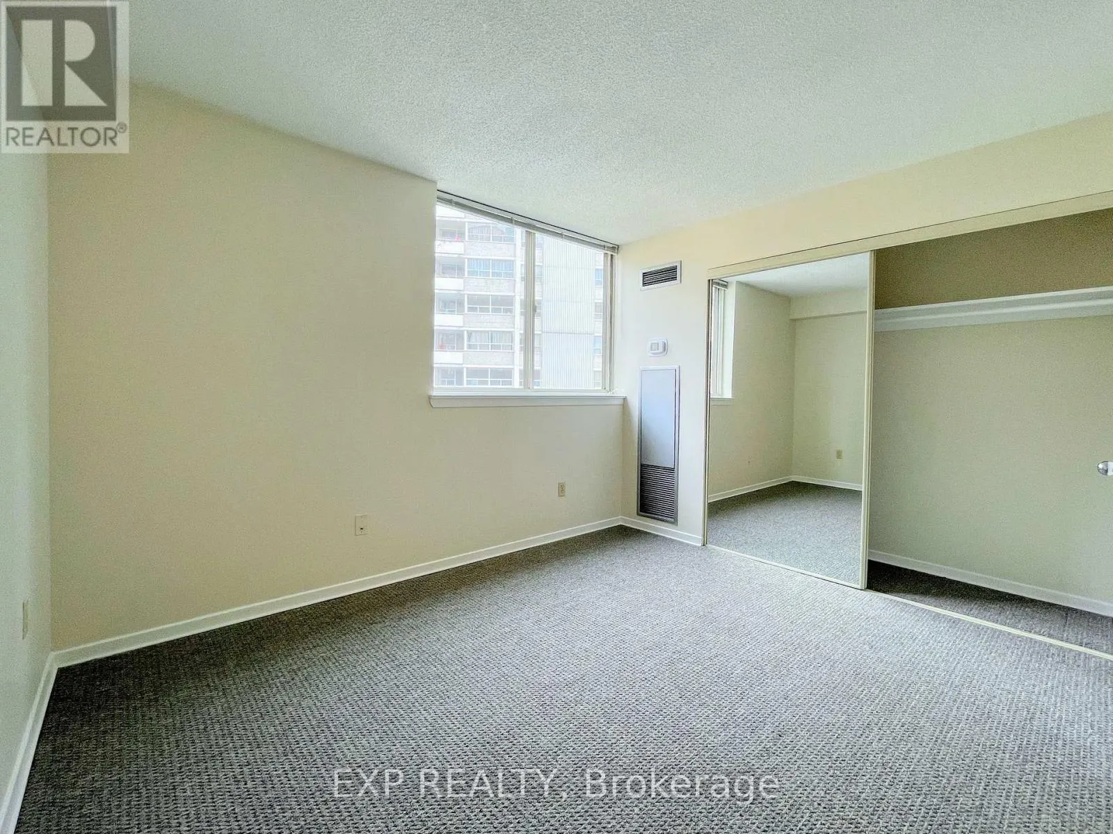 1802 - 1055 BAY STREET
