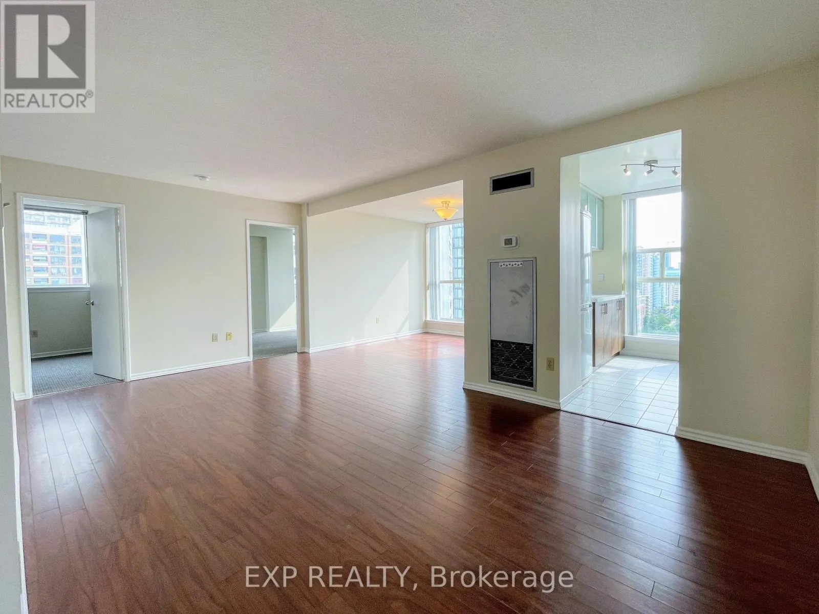 1802 - 1055 BAY STREET