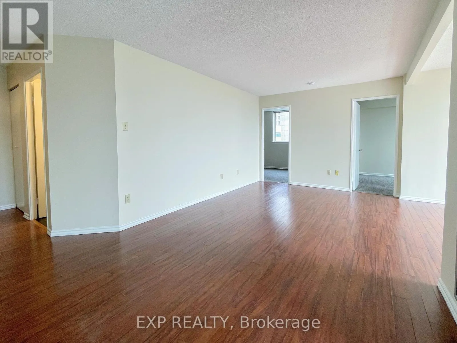 1802 - 1055 BAY STREET