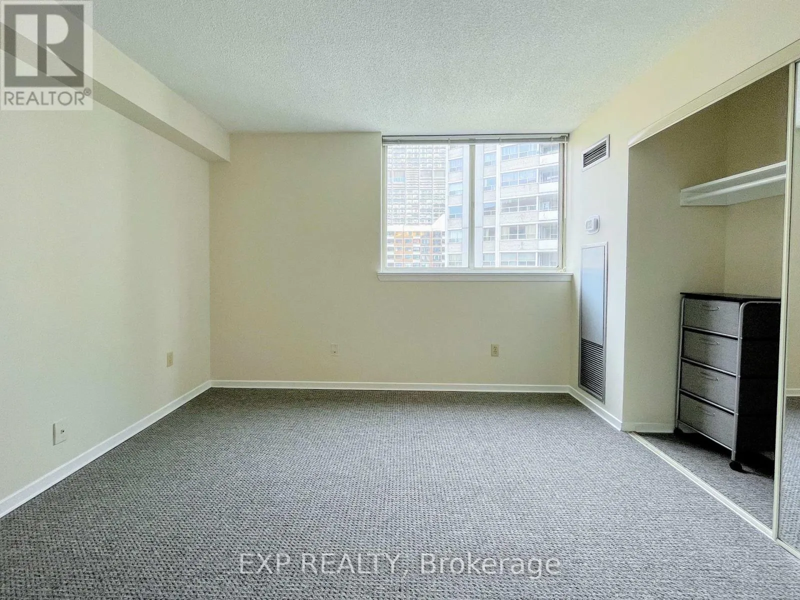 1802 - 1055 BAY STREET