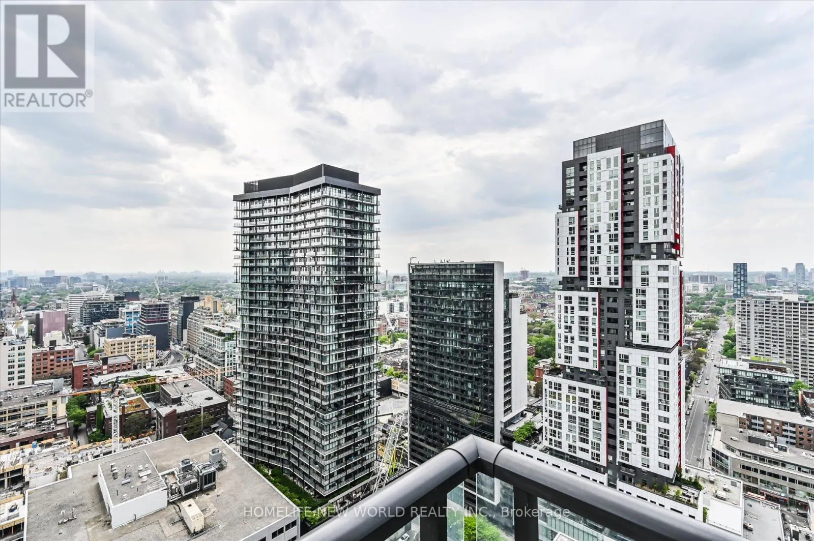 2903 - 290 ADELAIDE STREET W