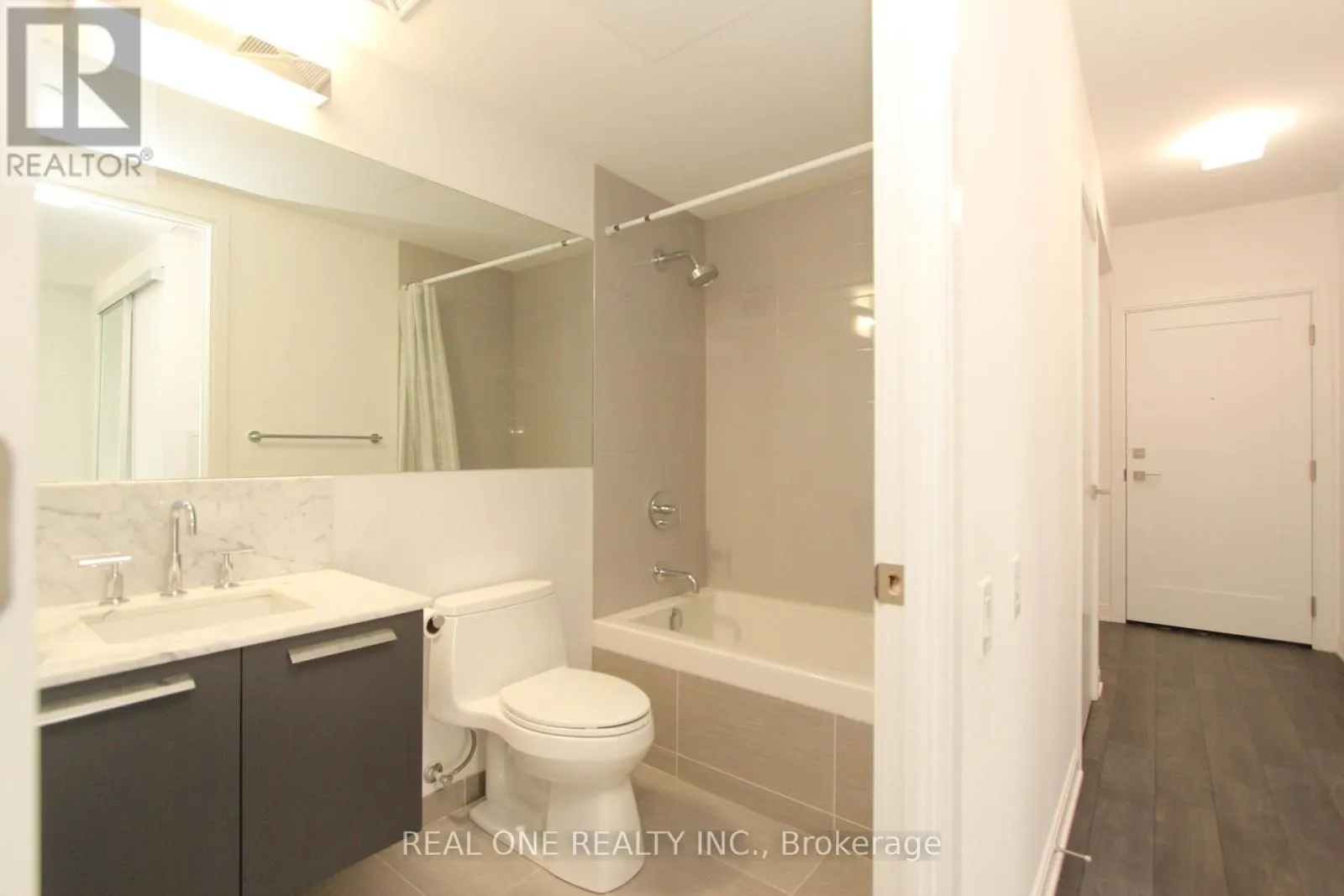 2605 - 50 CHARLES STREET E