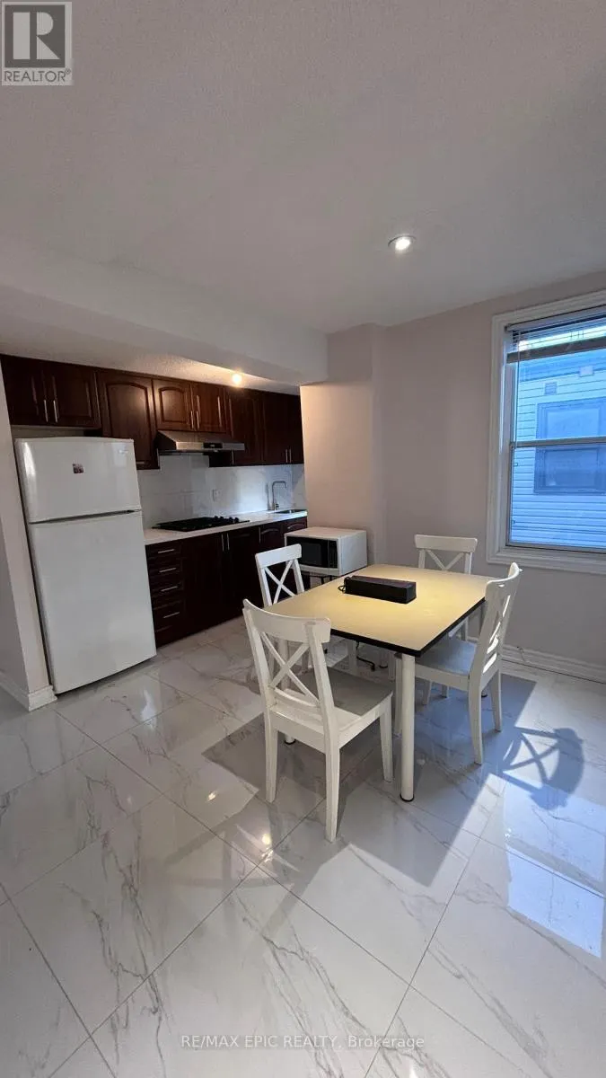 2ND FLOOR - 143 MARKHAM STREET