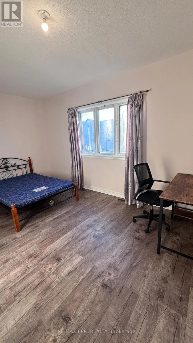 2ND FLOOR - 143 MARKHAM STREET