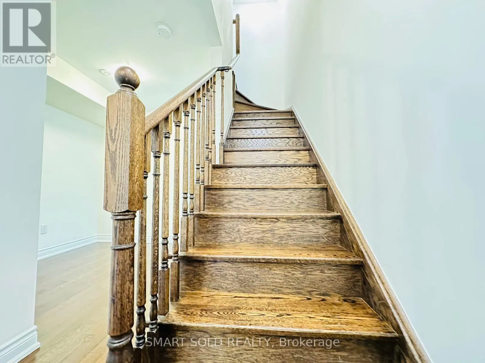 3 - 10 HARGRAVE LANE
