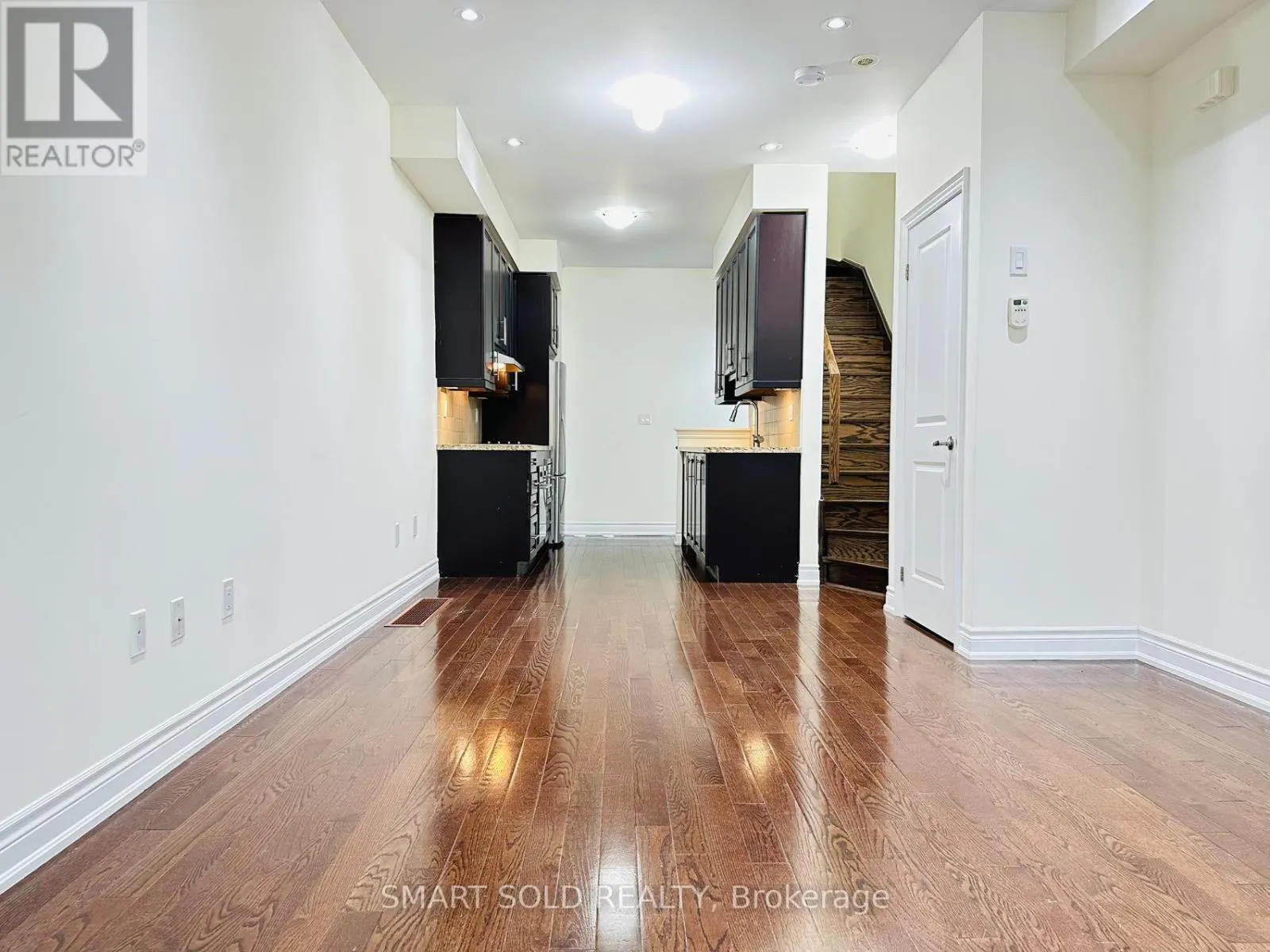 3 - 10 HARGRAVE LANE