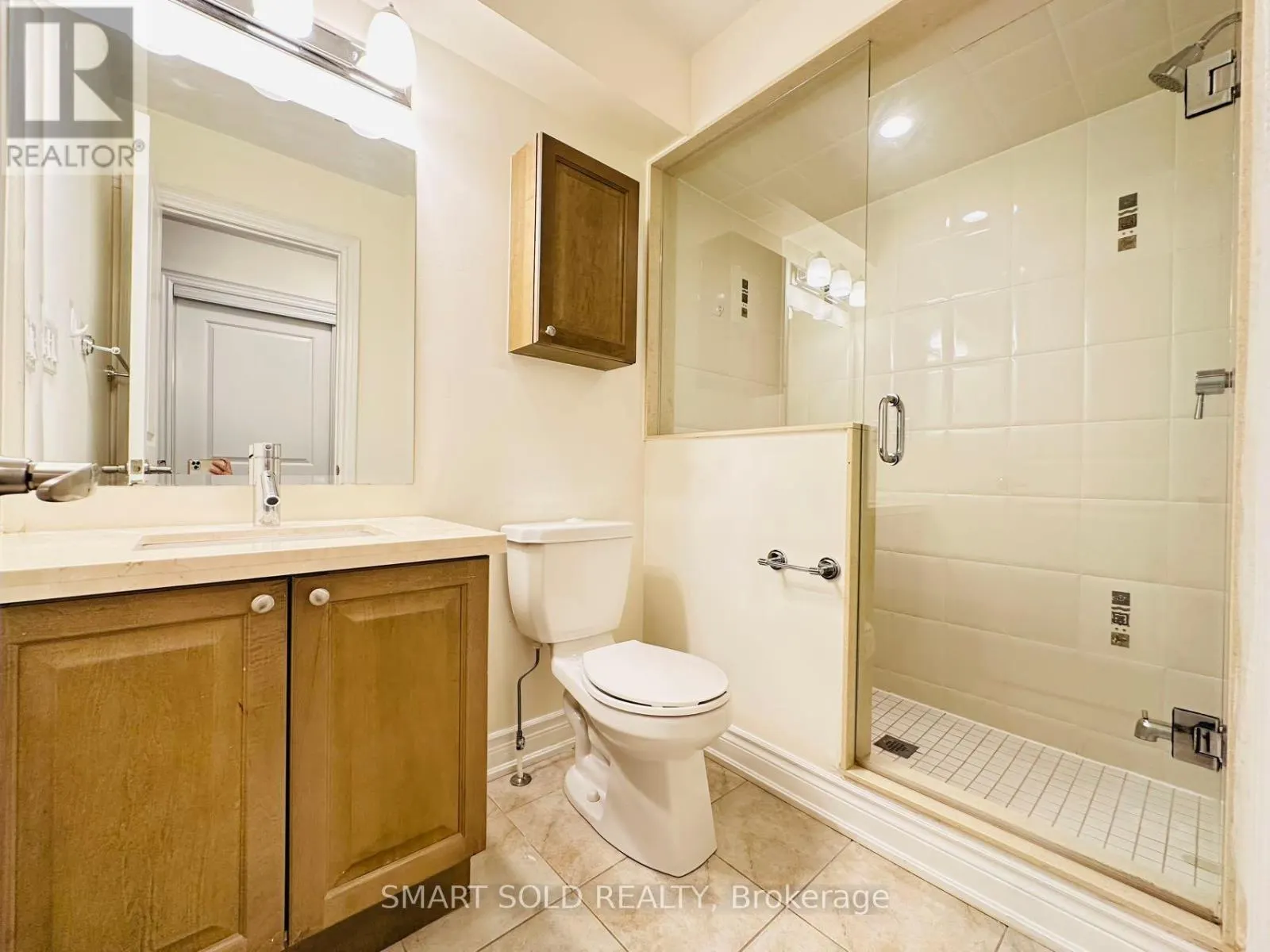 3 - 10 HARGRAVE LANE