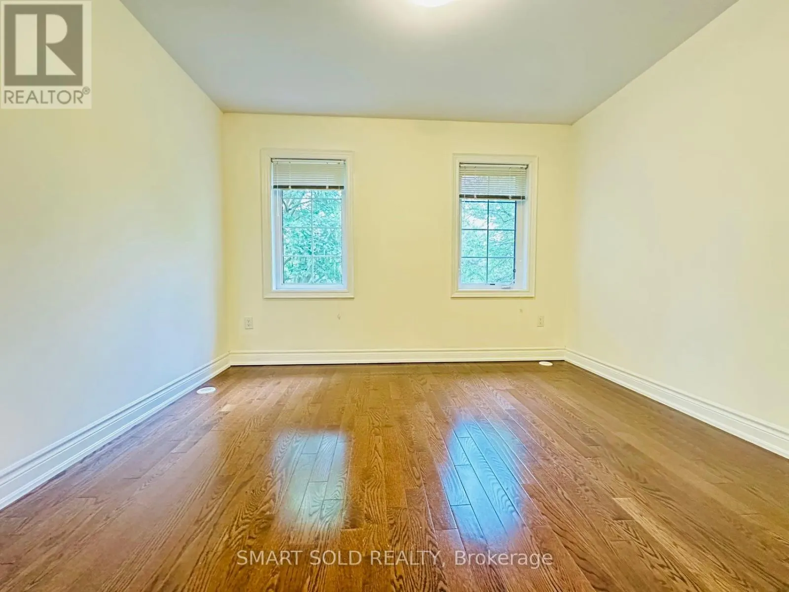 3 - 10 HARGRAVE LANE