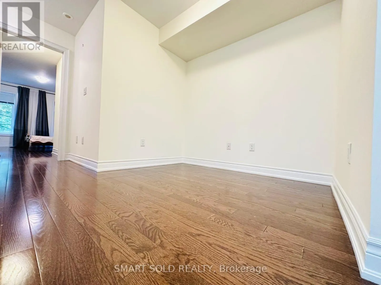 3 - 10 HARGRAVE LANE