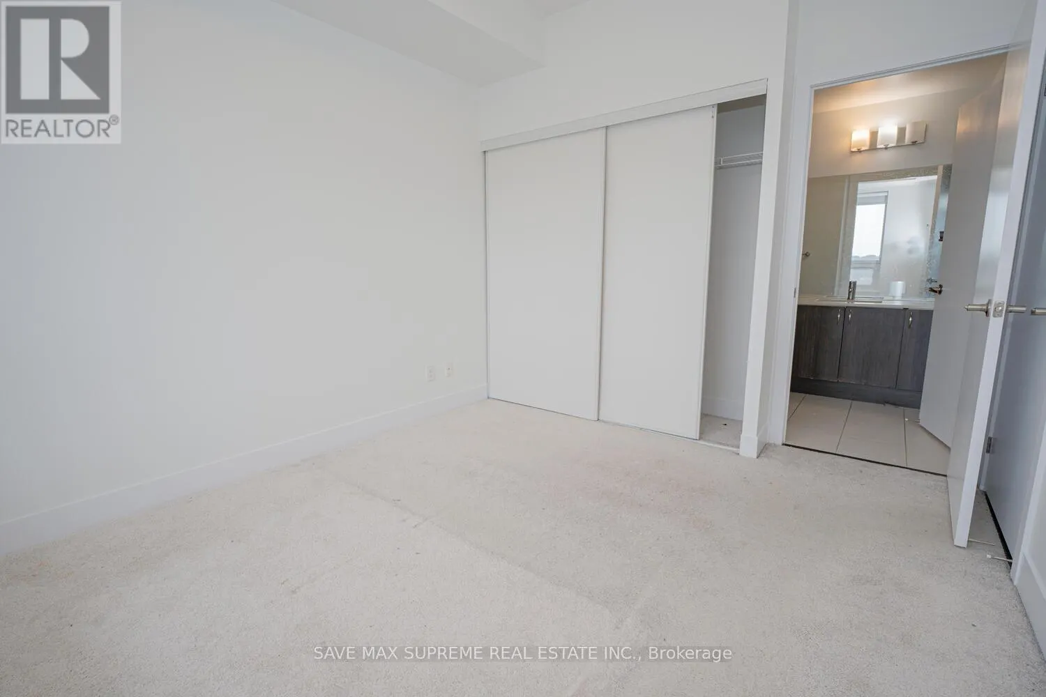 220 - 7 KENASTON GARDENS E