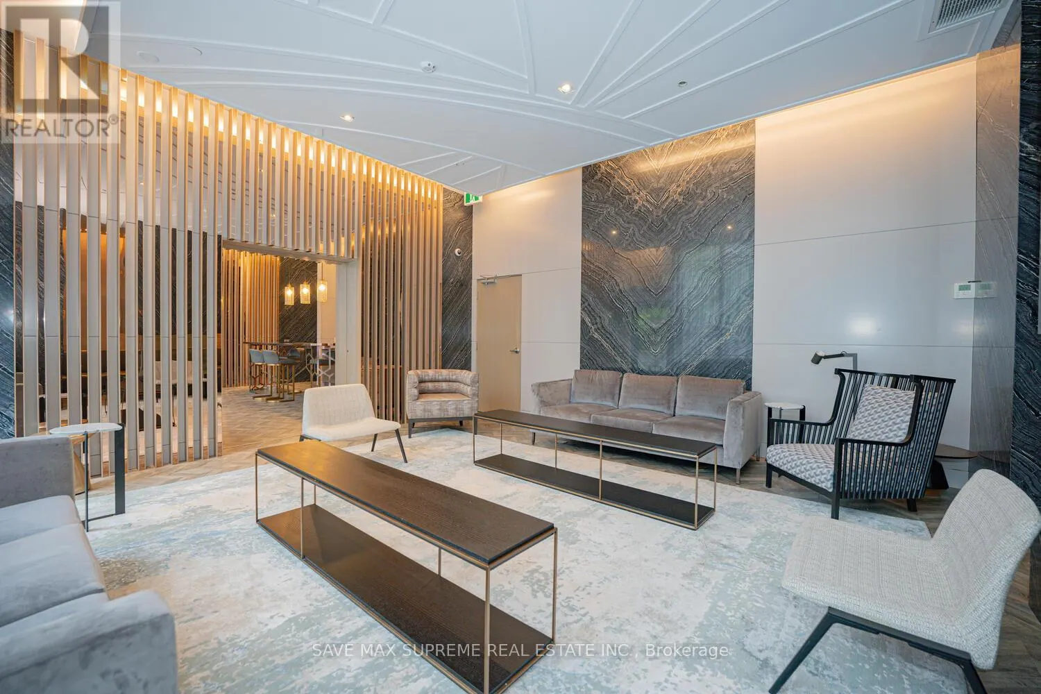 220 - 7 KENASTON GARDENS E