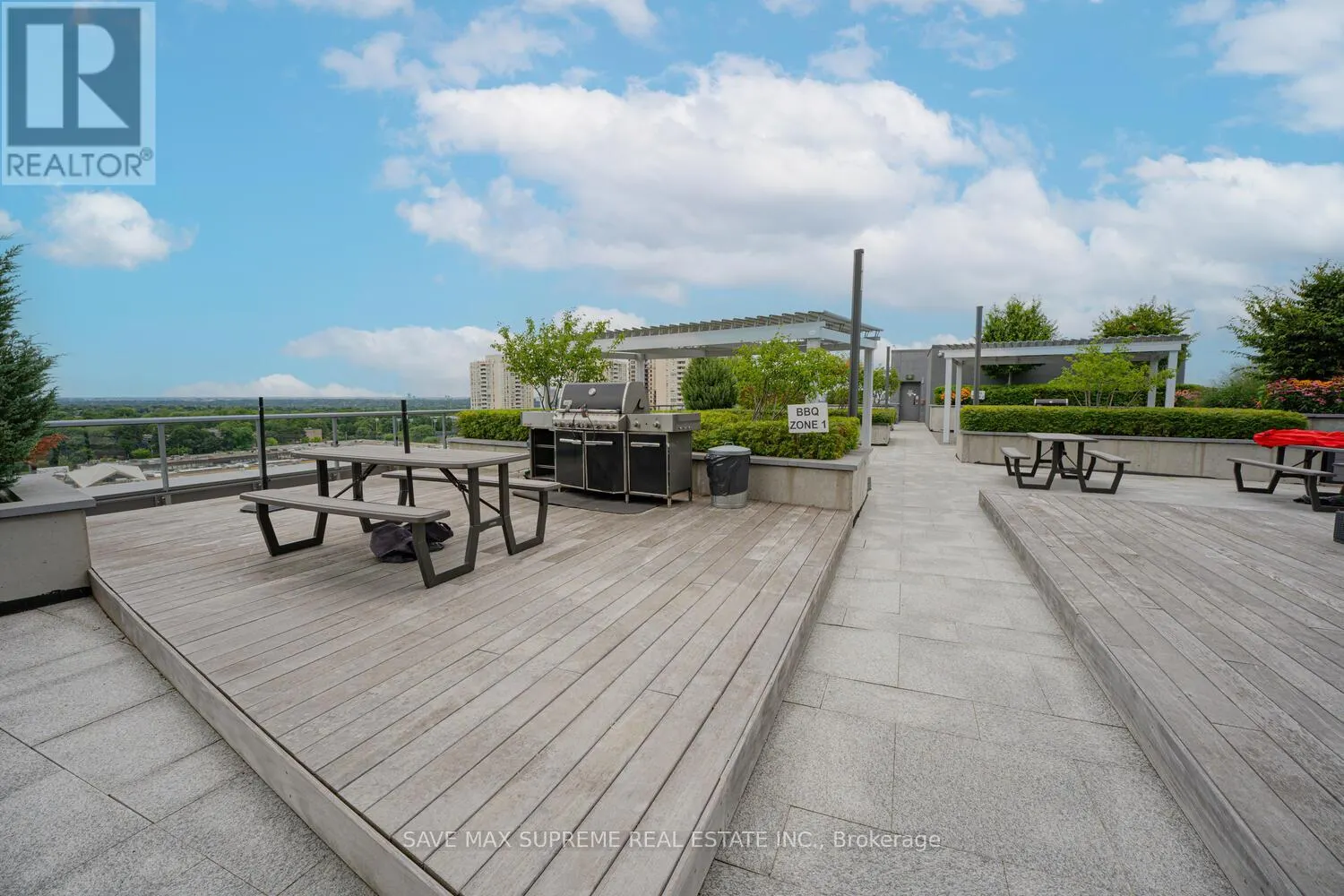 220 - 7 KENASTON GARDENS E