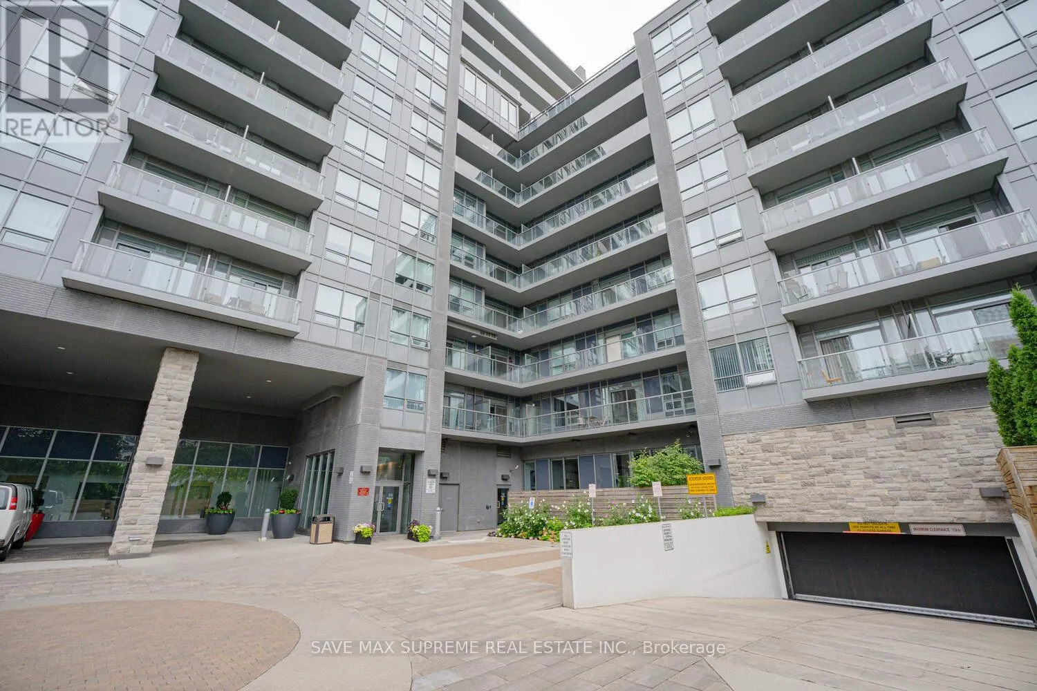 220 - 7 KENASTON GARDENS E