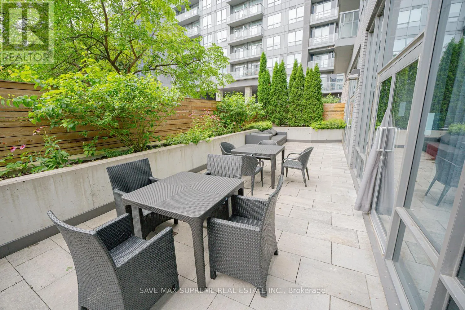 220 - 7 KENASTON GARDENS E