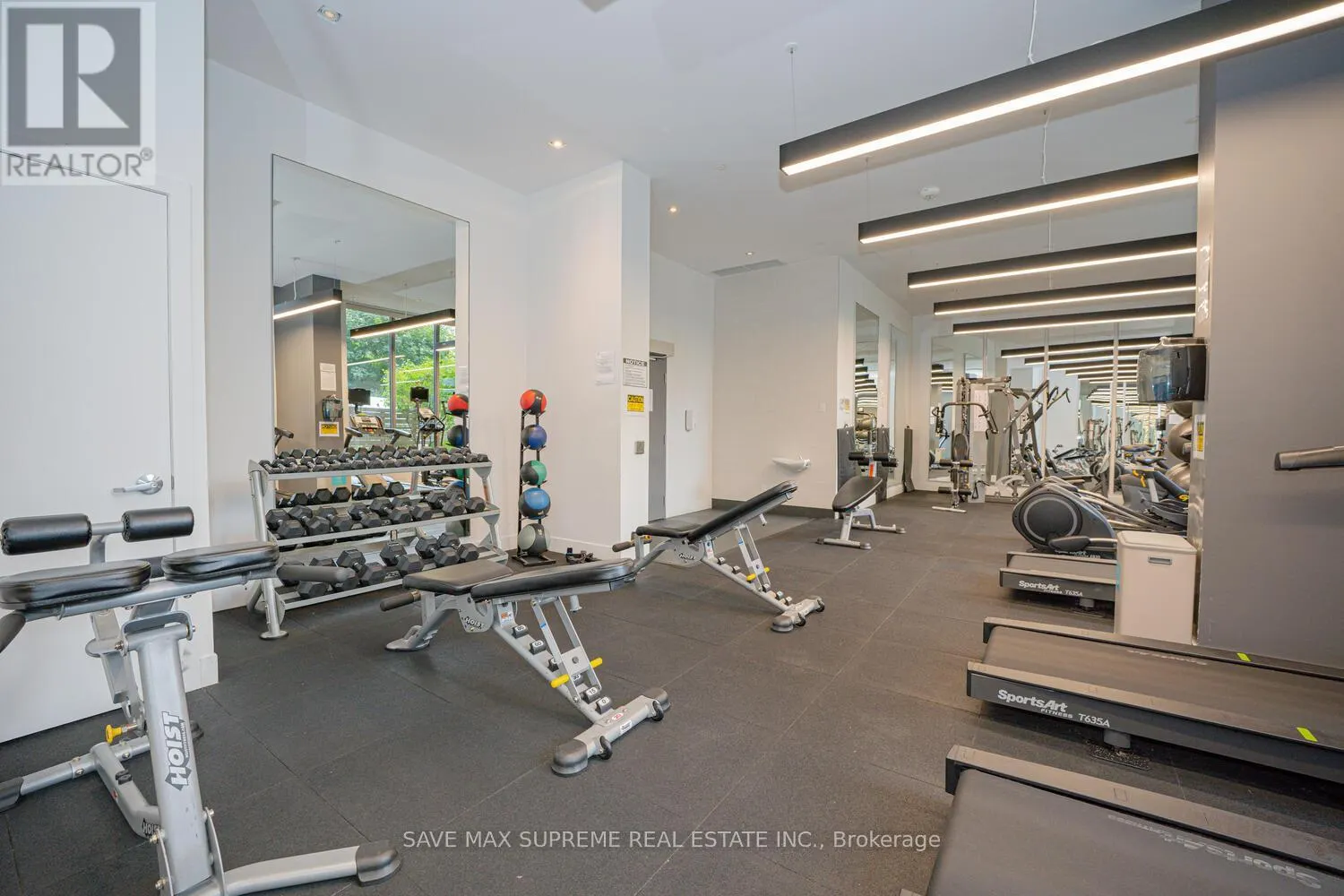 220 - 7 KENASTON GARDENS E