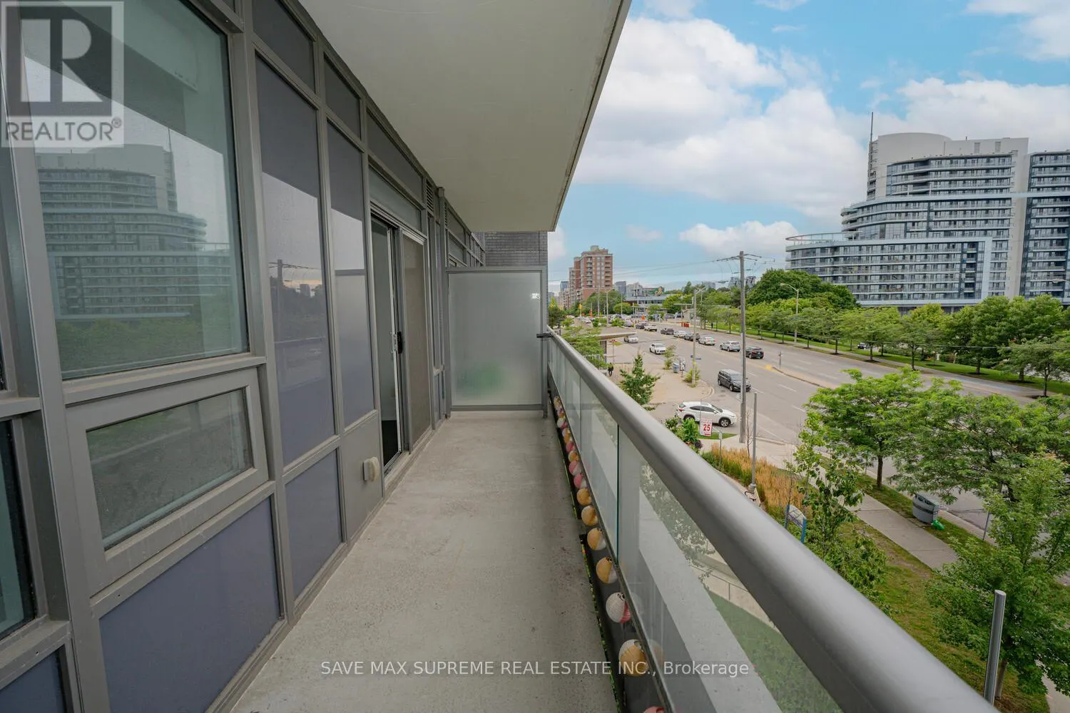 220 - 7 KENASTON GARDENS E