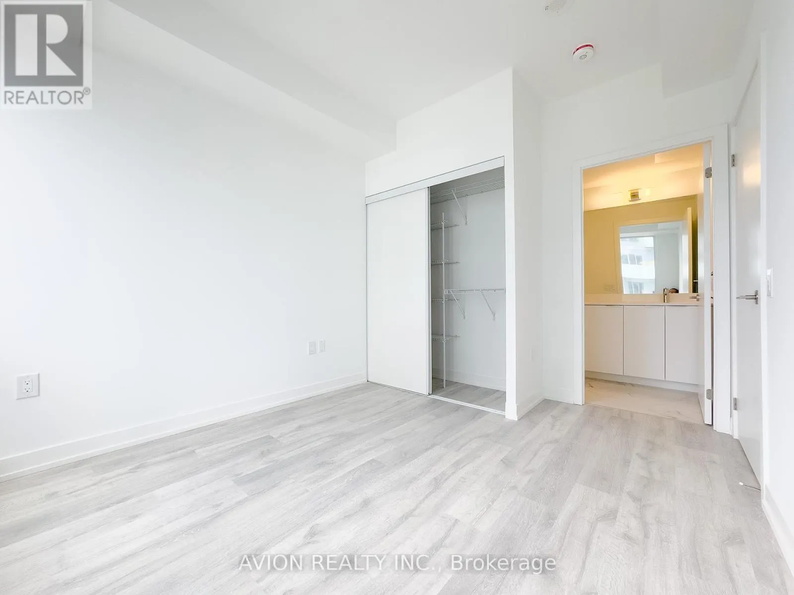 S705 - 8 OLYMPIC GARDEN DRIVE N