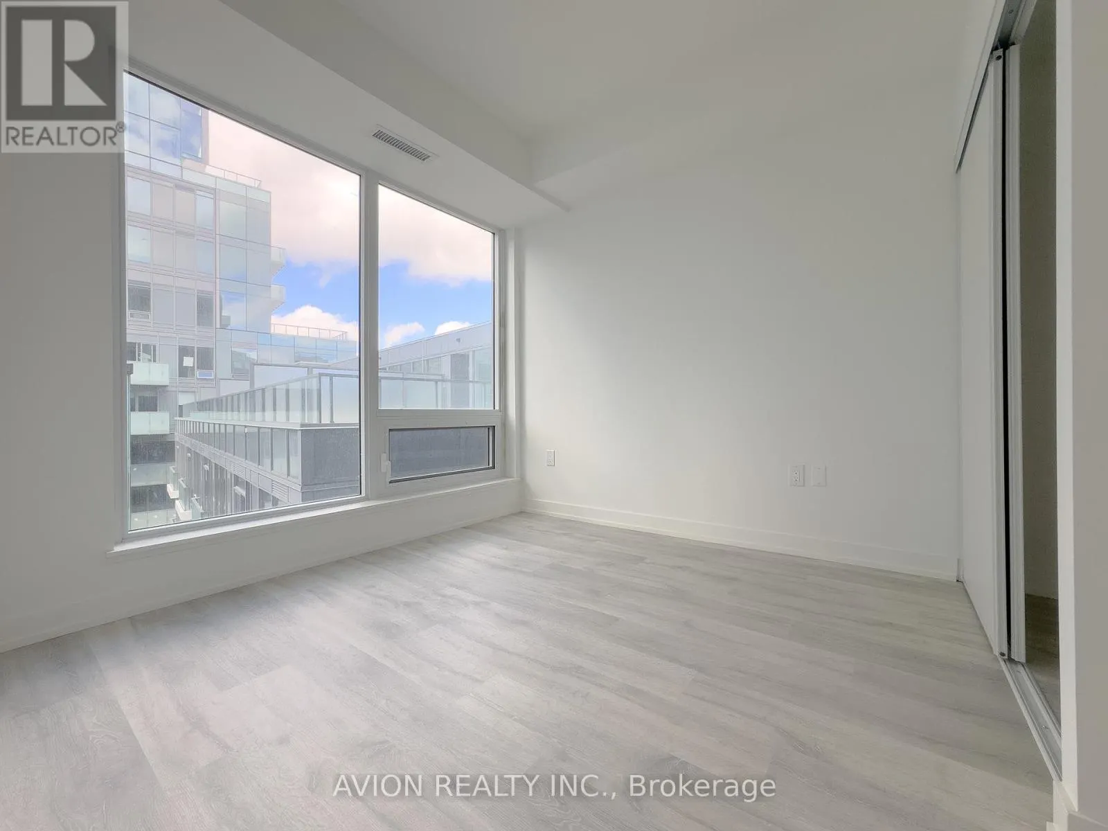 S705 - 8 OLYMPIC GARDEN DRIVE N