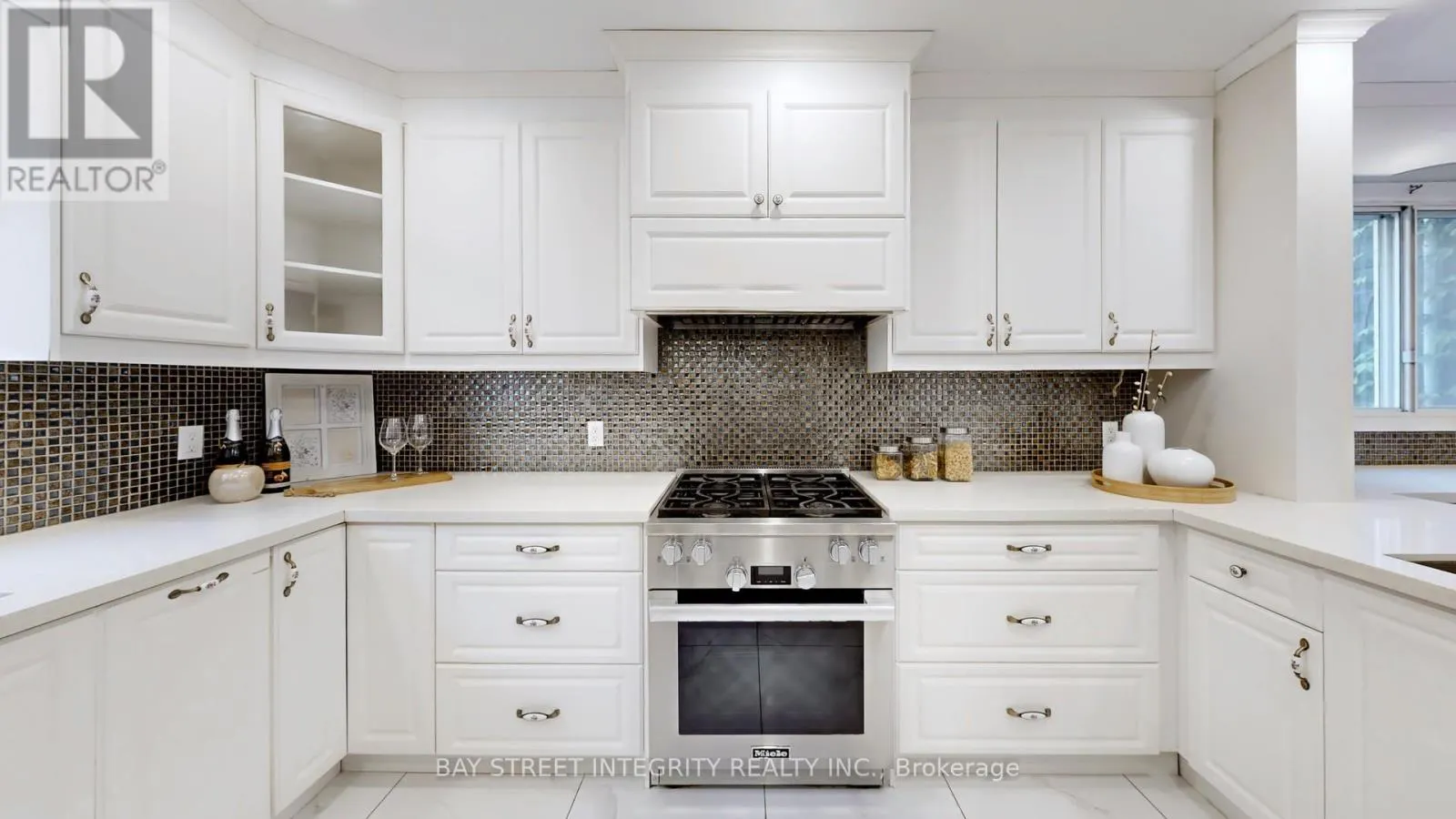 184 HEATH STREET W