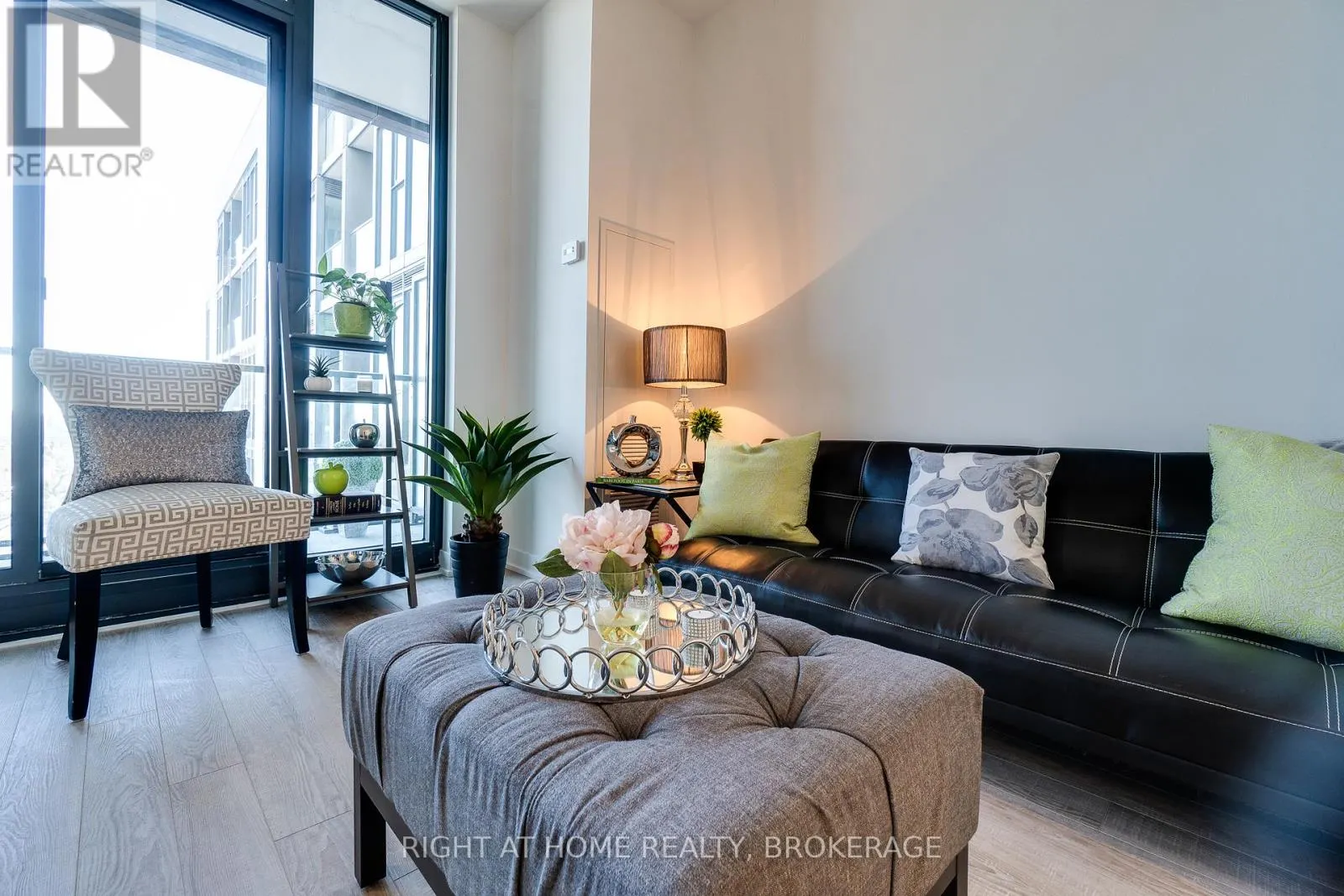 724 - 250 LAWRENCE AVENUE W