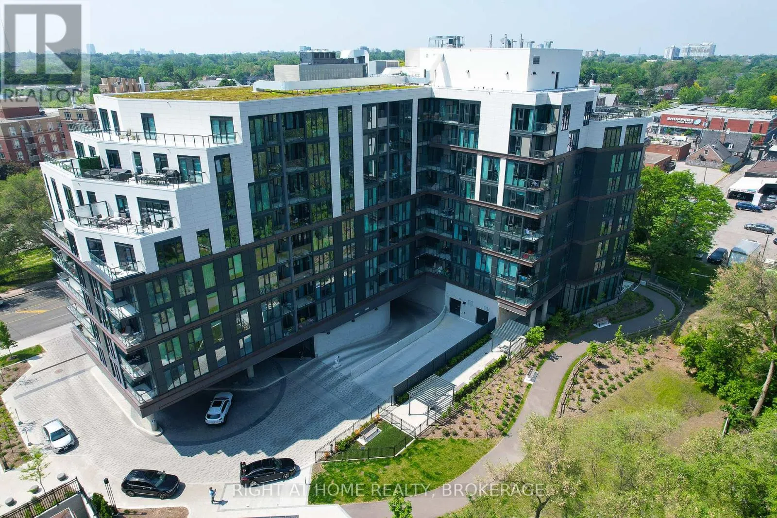 724 - 250 LAWRENCE AVENUE W