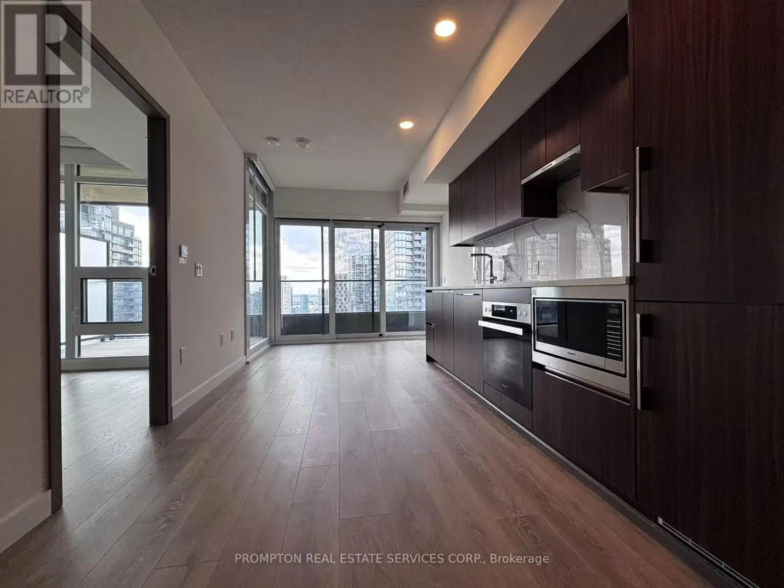 3301 - 3 CONCORD CITYPLACE WAY
