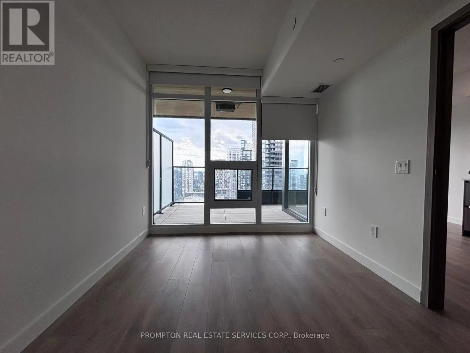 3301 - 3 CONCORD CITYPLACE WAY
