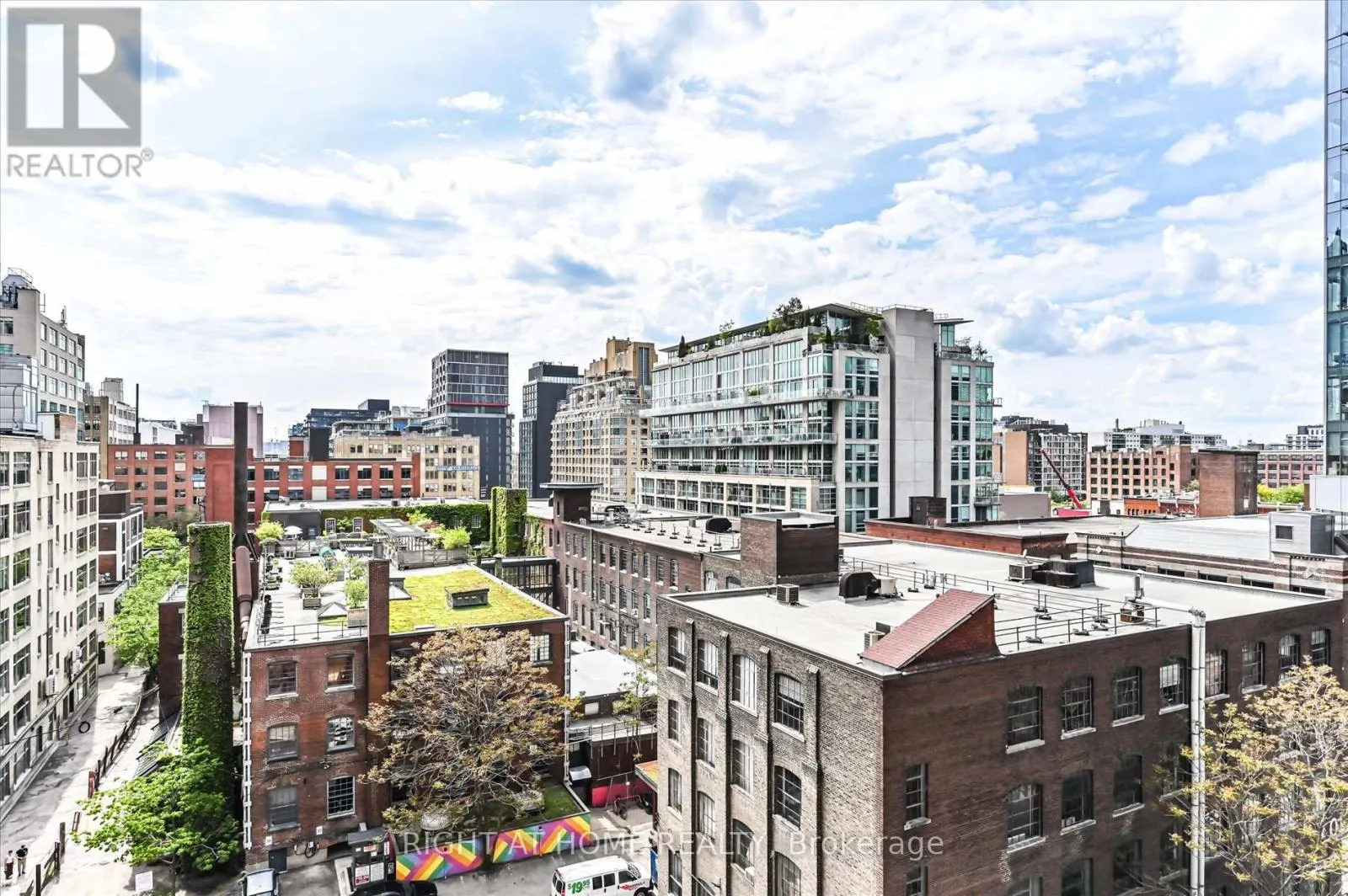 825 - 108 PETER STREET